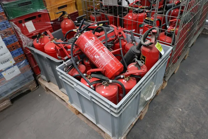 2 x Boxen Feuerlöscher ohne Palette